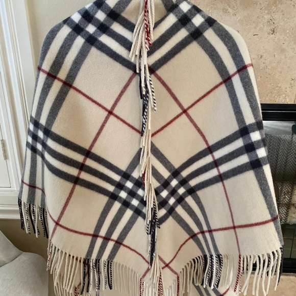 Burberry Check Print Wool Wrap NWT - Picture 9 of 13